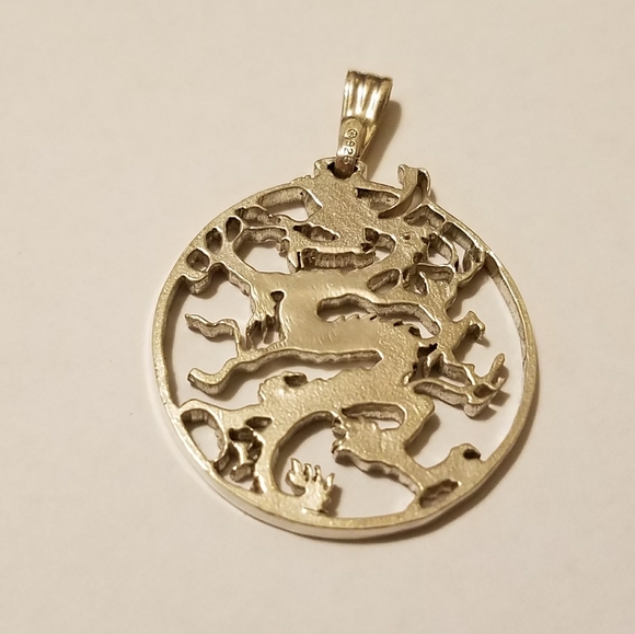 Vintage laser cut silver coin dragon pendant - Picture 3 of 4